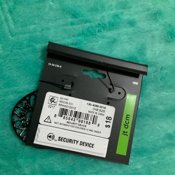 Black plated earrings - Picture 3 of 3